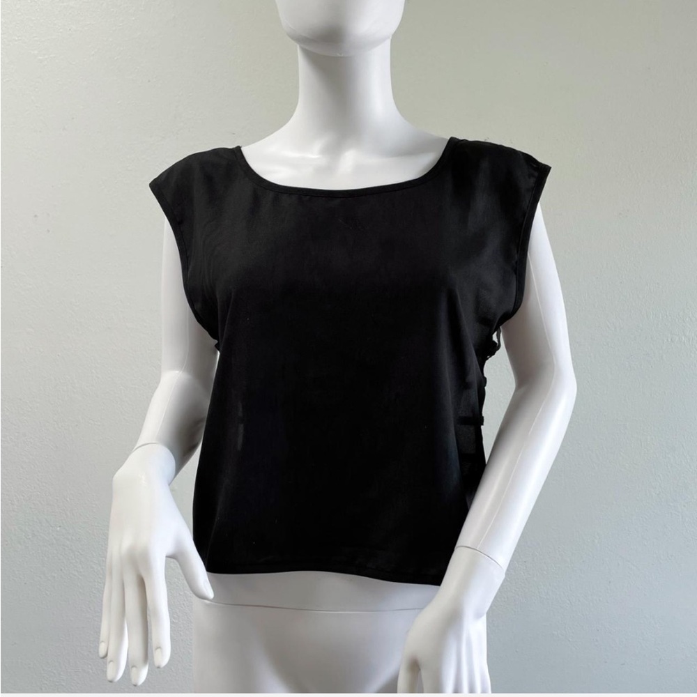 Cut out grid top black